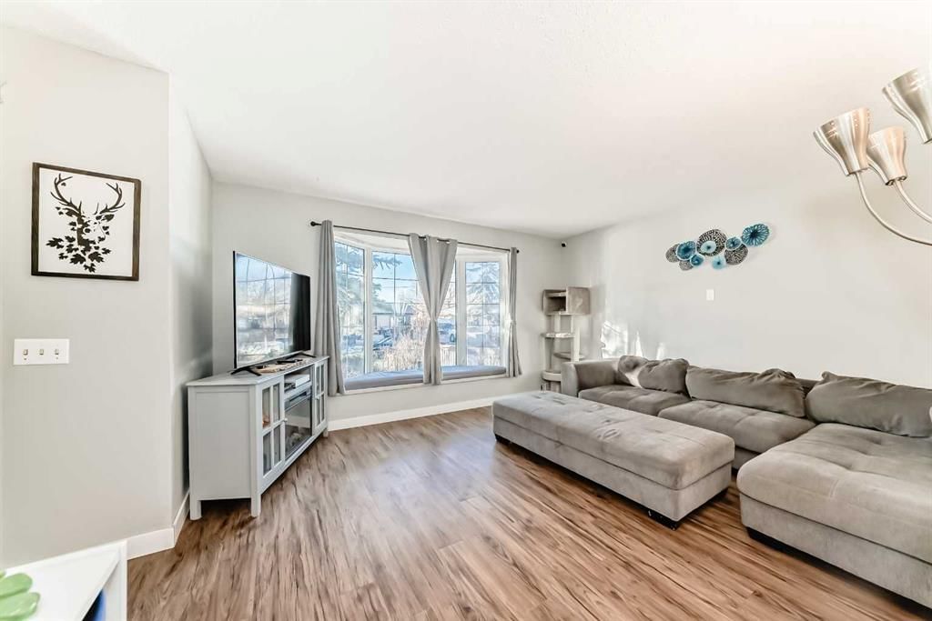 7840 20A Street SE, Calgary — main listing photo