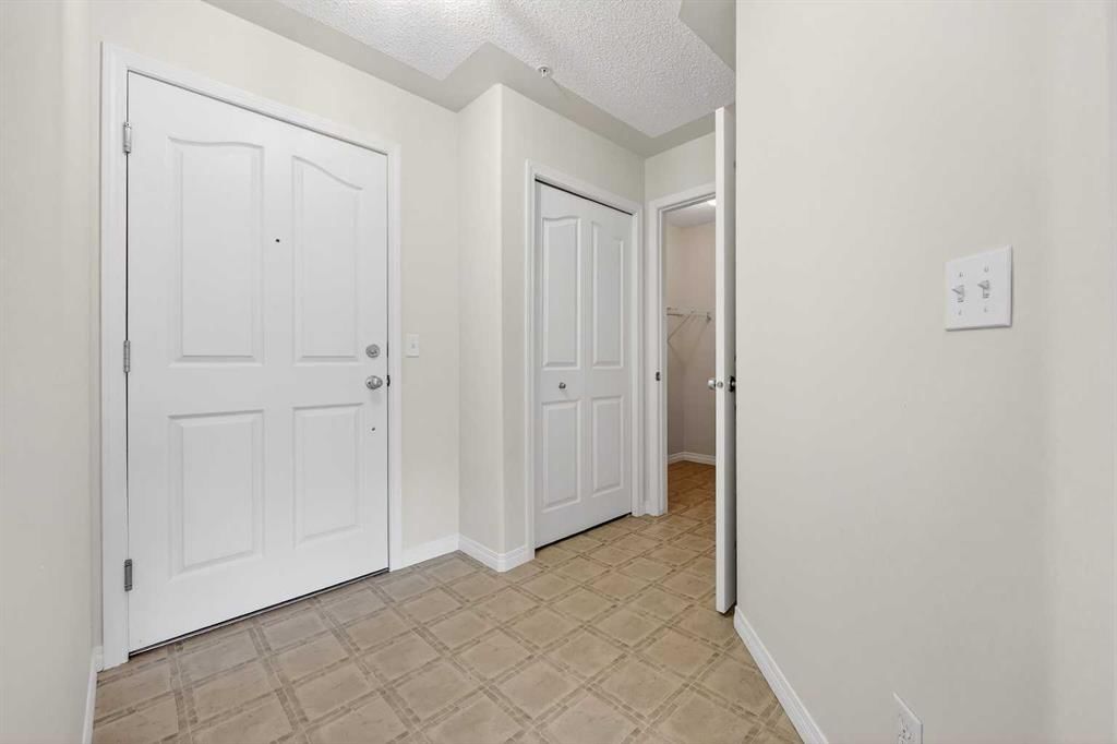 212, 369 Rocky Vista Park NW, Calgary — photo 4 of 50