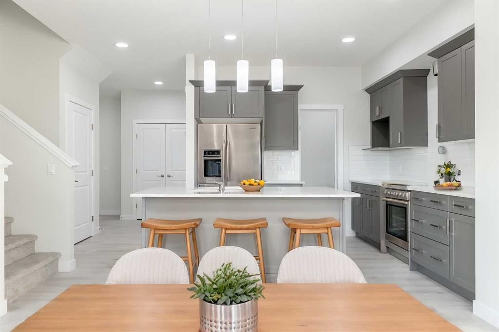 17 Sora Gardens SE, Calgary — photo 4 of 28