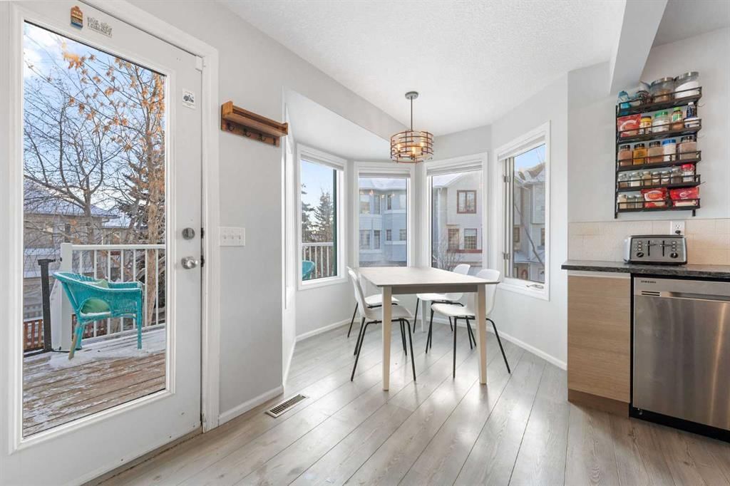 60 Prominence View SW, Calgary — photo 4 of 40