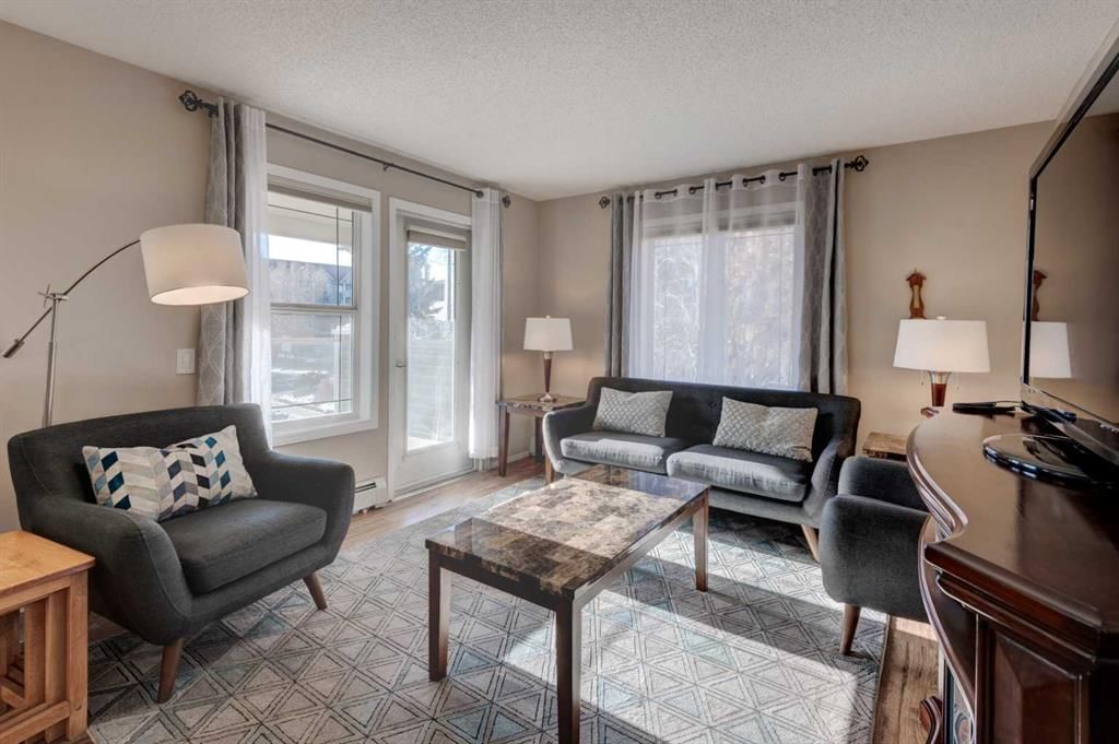 3301, Millrise Point SW, Calgary — photo 5 of 49