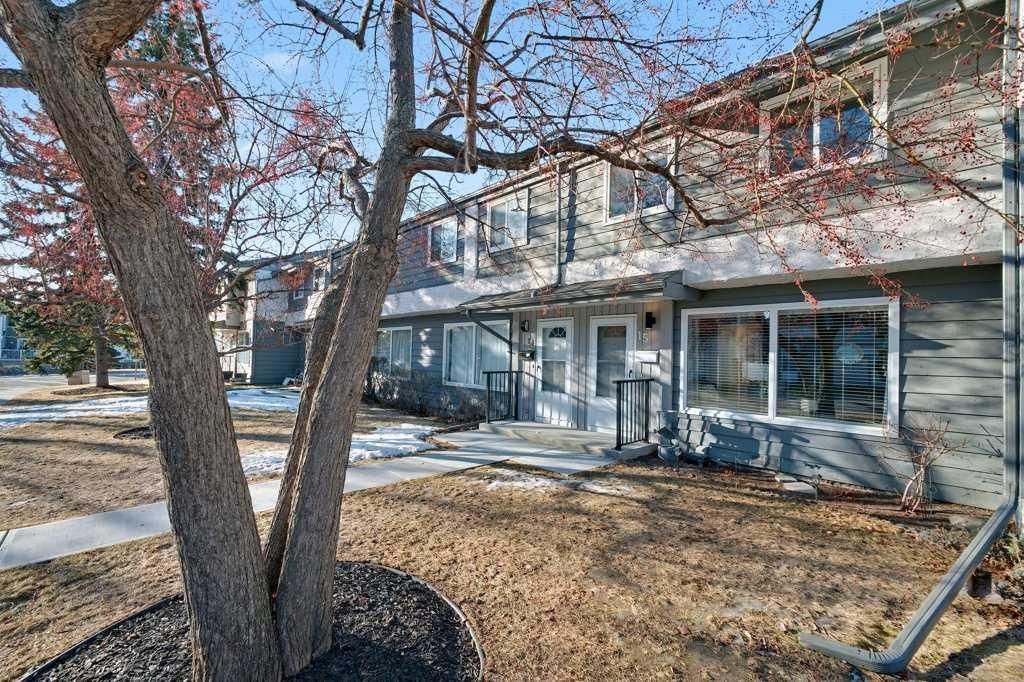 15, 999 Canyon Meadows Drive SW, Calgary — main listing photo