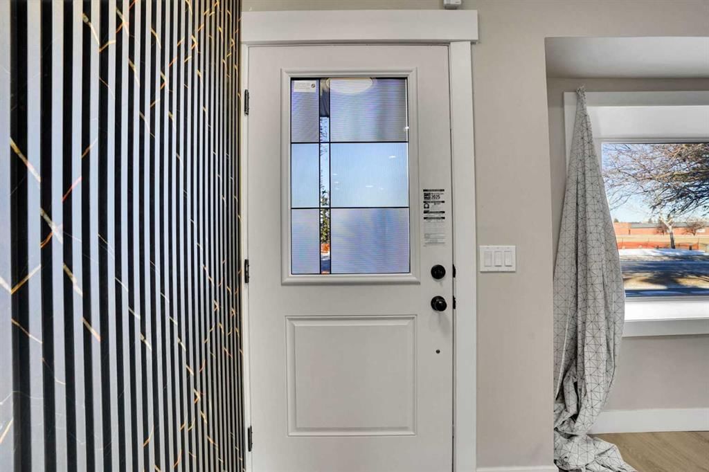 6060 Madigan Drive NE, Calgary — photo 2 of 50