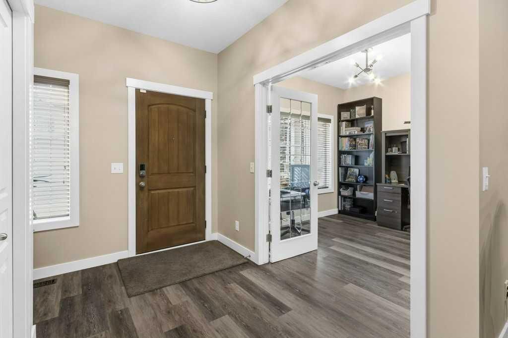 32 Royal Birch Park NW, Calgary — photo 2 of 33