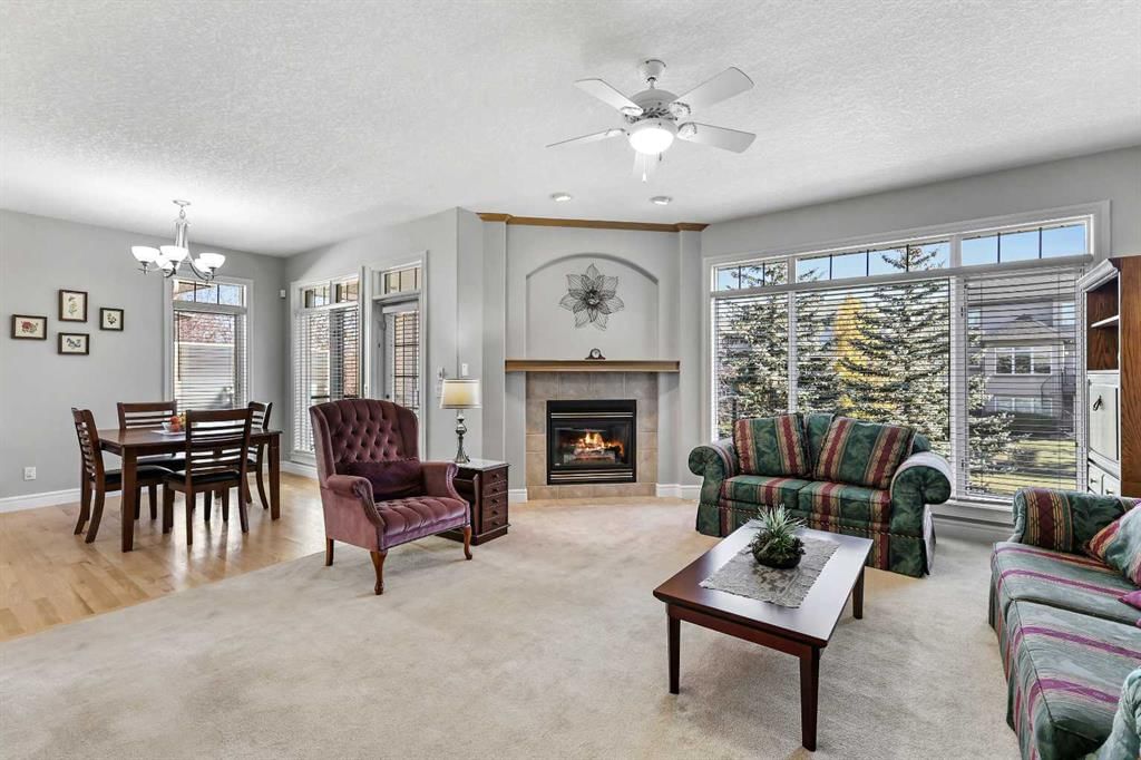 69 Evergreen Crescent SW, Calgary — photo 5 of 44