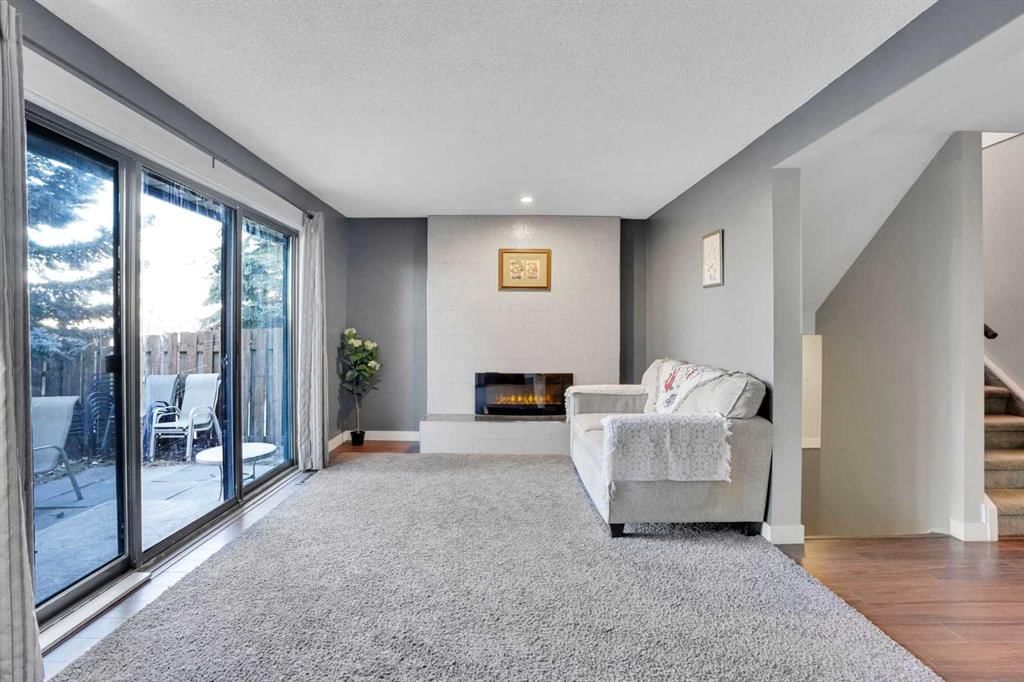 208 Midpark Gardens SE, Calgary — photo 3 of 48
