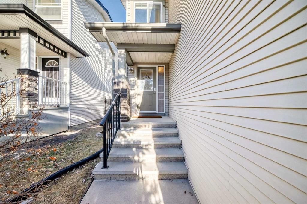 38 Springborough Way SW, Calgary — photo 2 of 44