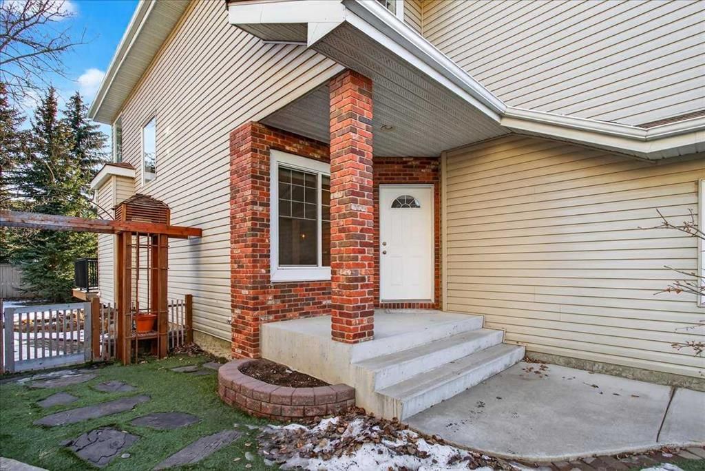 157 Wentworth Park SW, Calgary — photo 4 of 49