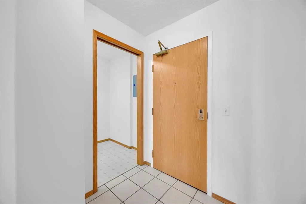 311, 7239 Sierra Morena Boulevard SW, Calgary — photo 2 of 50