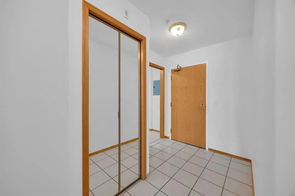 311, 7239 Sierra Morena Boulevard SW, Calgary — photo 3 of 50