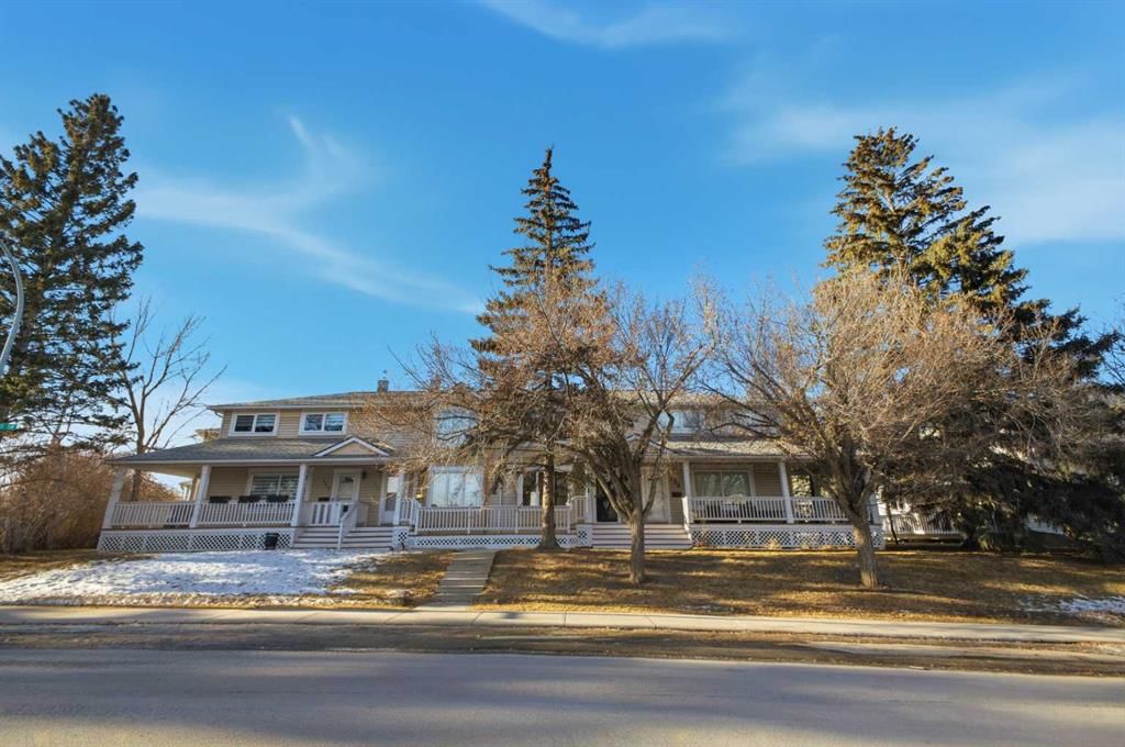 123 Killarney Glen Court SW, Calgary — photo 3 of 43