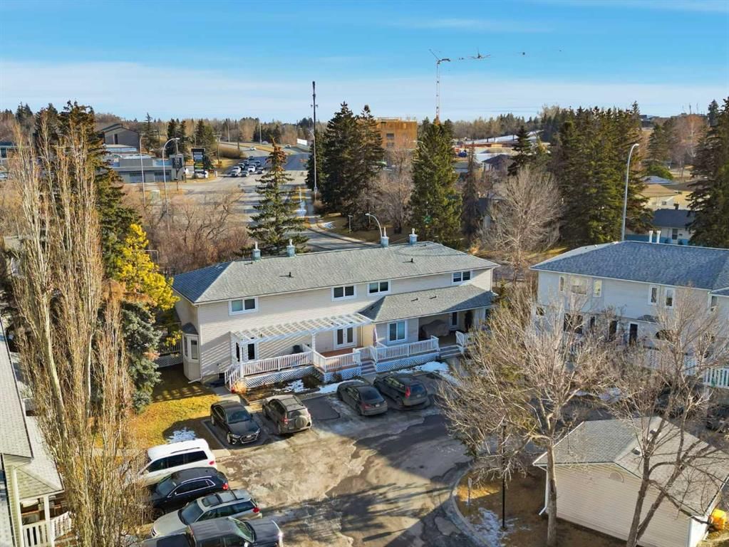 123 Killarney Glen Court SW, Calgary — photo 4 of 43