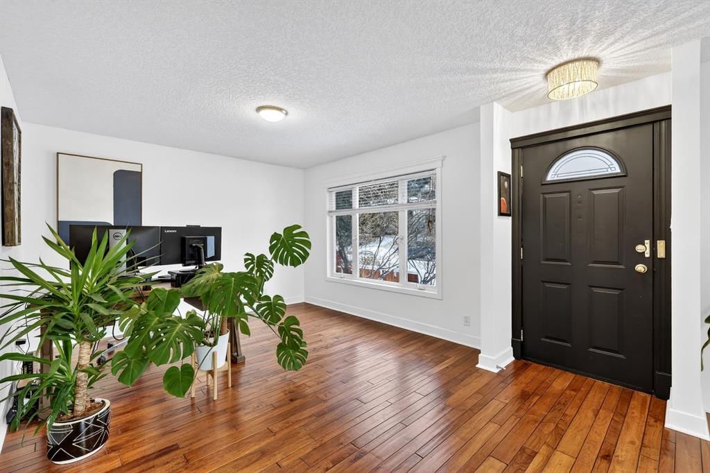 101 12A Street NE, Calgary — photo 4 of 50