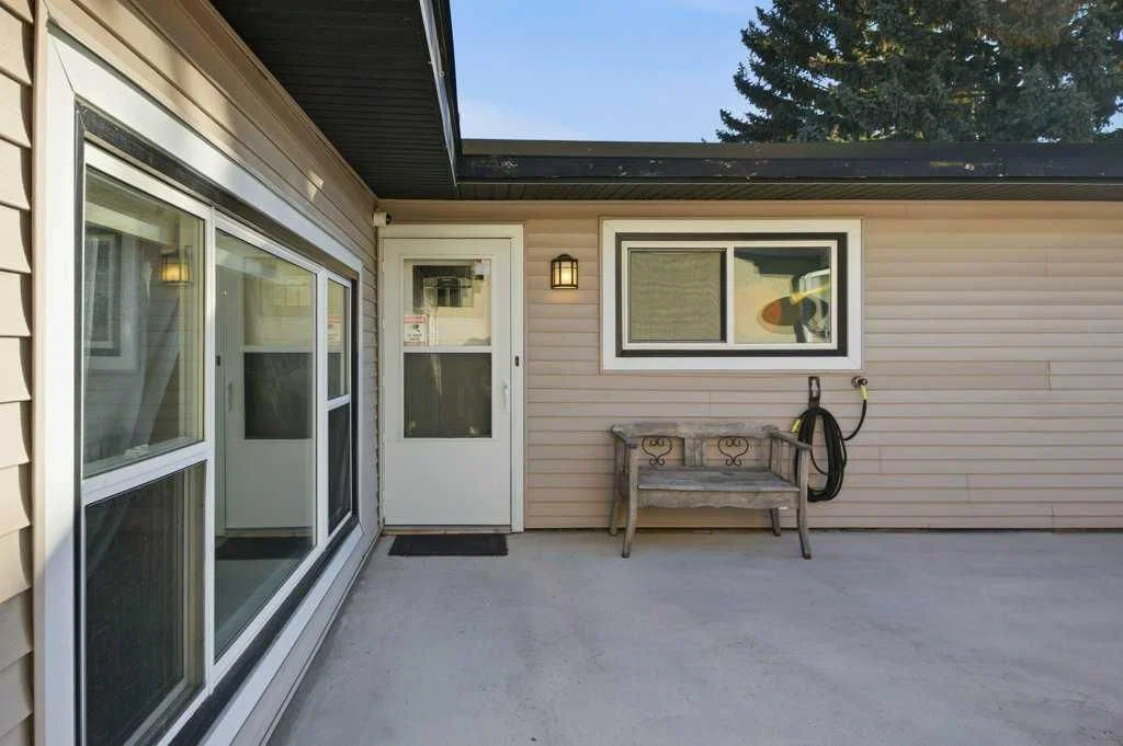 524 Hunterplain Hill NW, Calgary — photo 4 of 38