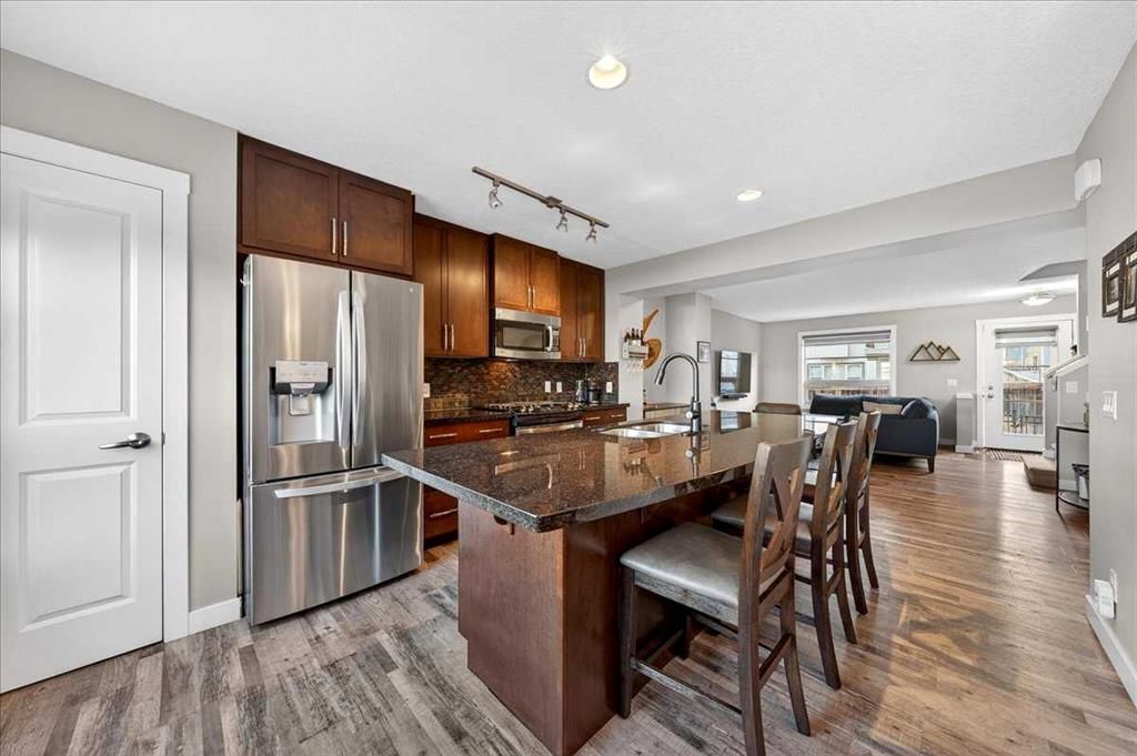 37 Aspen Hills Terrace SW, Calgary — photo 2 of 45