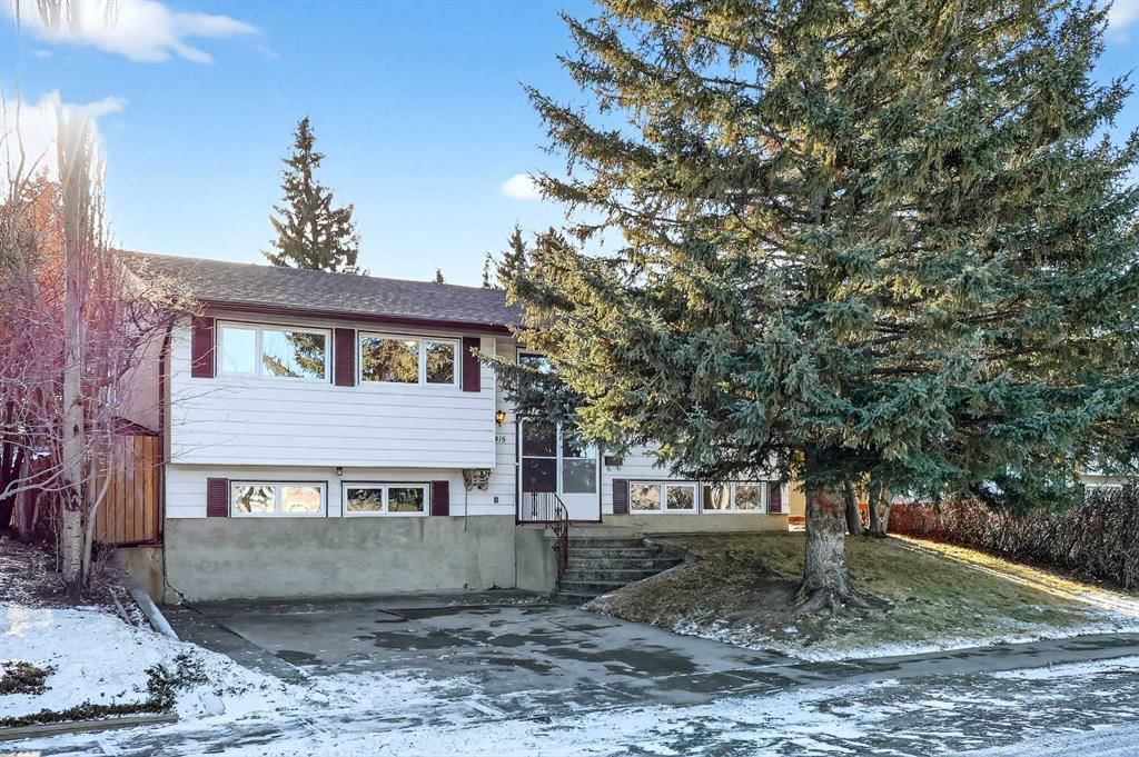 5315 Valiant Drive NW, Calgary — main listing photo