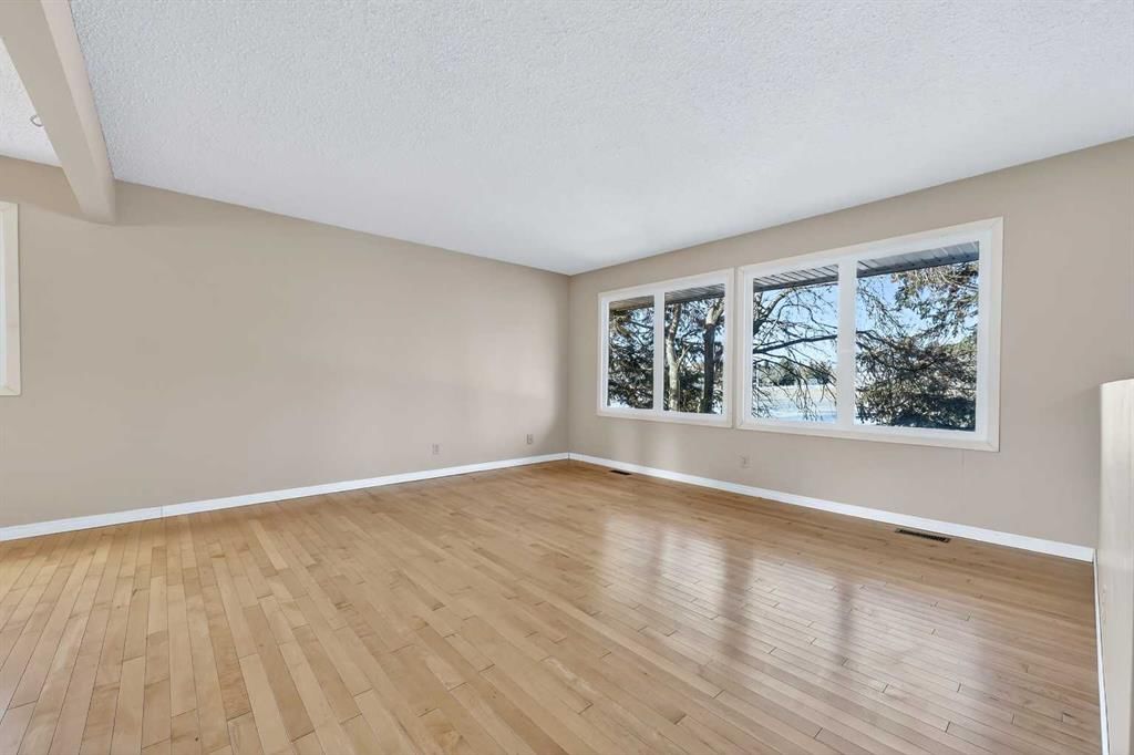 5315 Valiant Drive NW, Calgary — photo 3 of 47