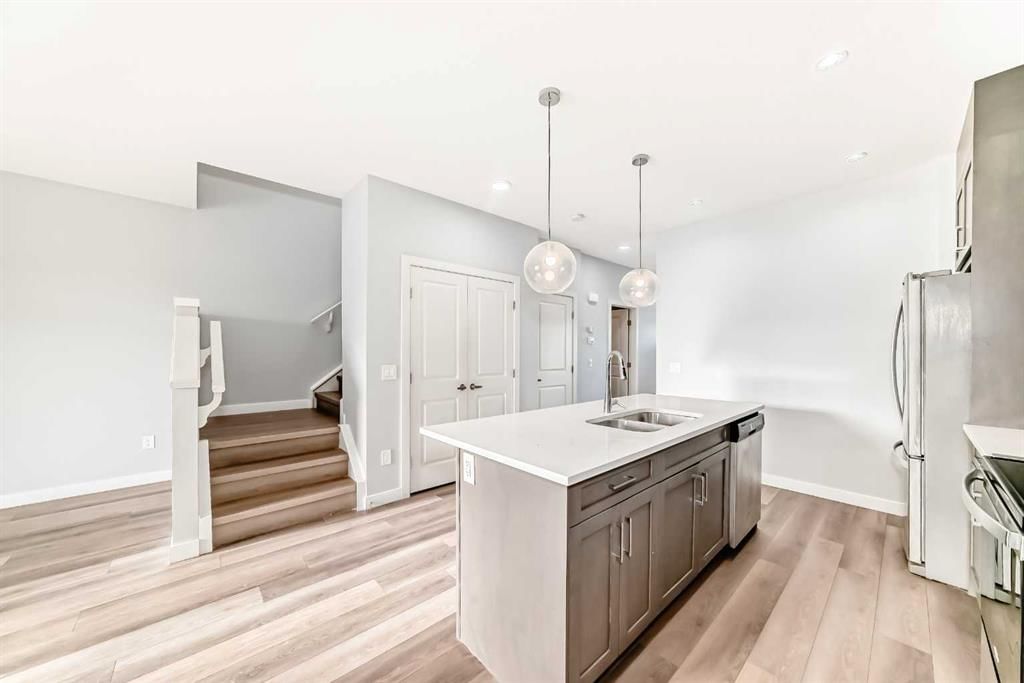 75 Savanna Boulevard NE, Calgary — photo 4 of 35