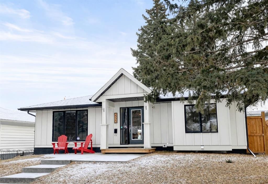 2720 41 Street SW, Calgary — photo 2 of 43