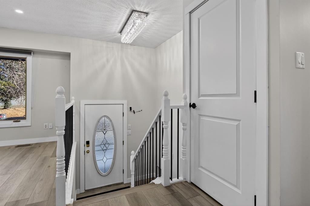 255 Rundleridge Drive NE, Calgary — photo 2 of 30