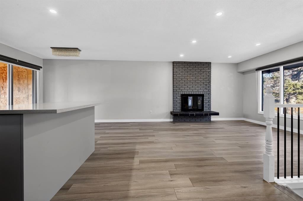 255 Rundleridge Drive NE, Calgary — photo 3 of 30