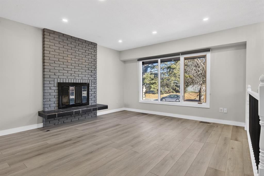 255 Rundleridge Drive NE, Calgary — photo 4 of 30