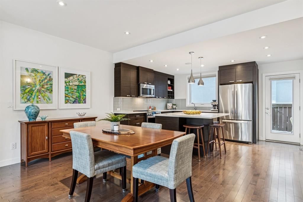 2924 15 Street SW, Calgary — photo 3 of 33