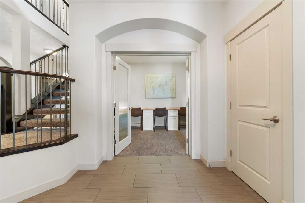 35 Aspenshire Drive SW, Calgary — photo 4 of 50