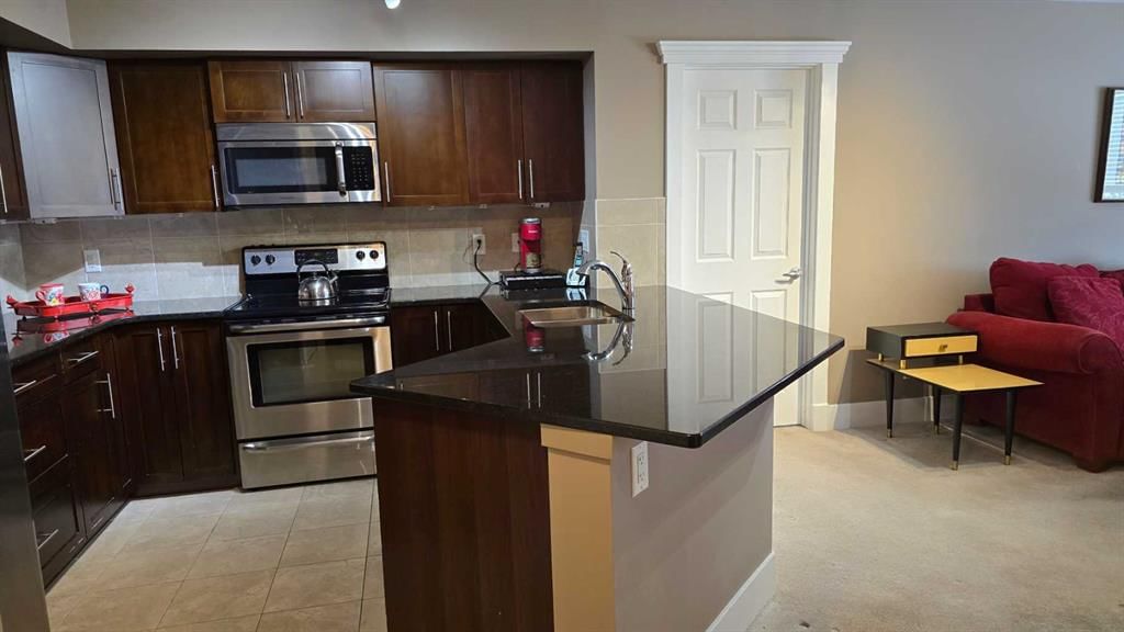 128, 500 Rocky Vista Gardens NW, Calgary — photo 5 of 28