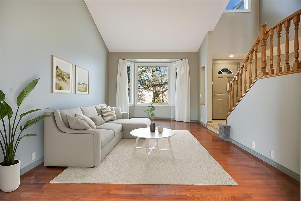 107 Wood Valley Drive SW, Calgary — photo 4 of 30