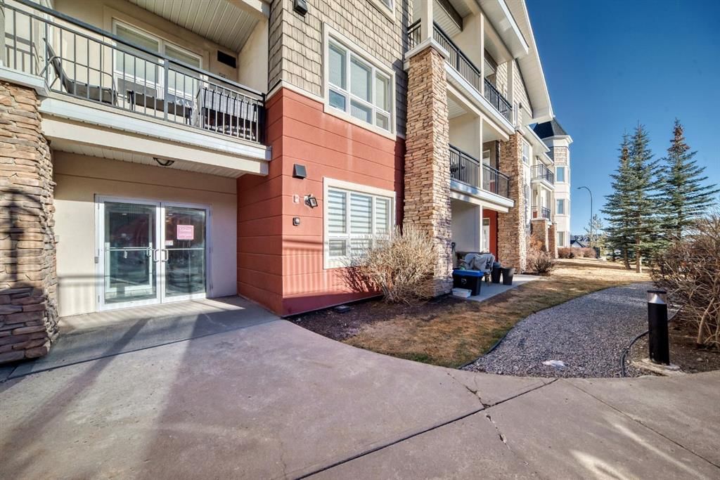 102, 26 Val Gardena View SW, Calgary — photo 2 of 33