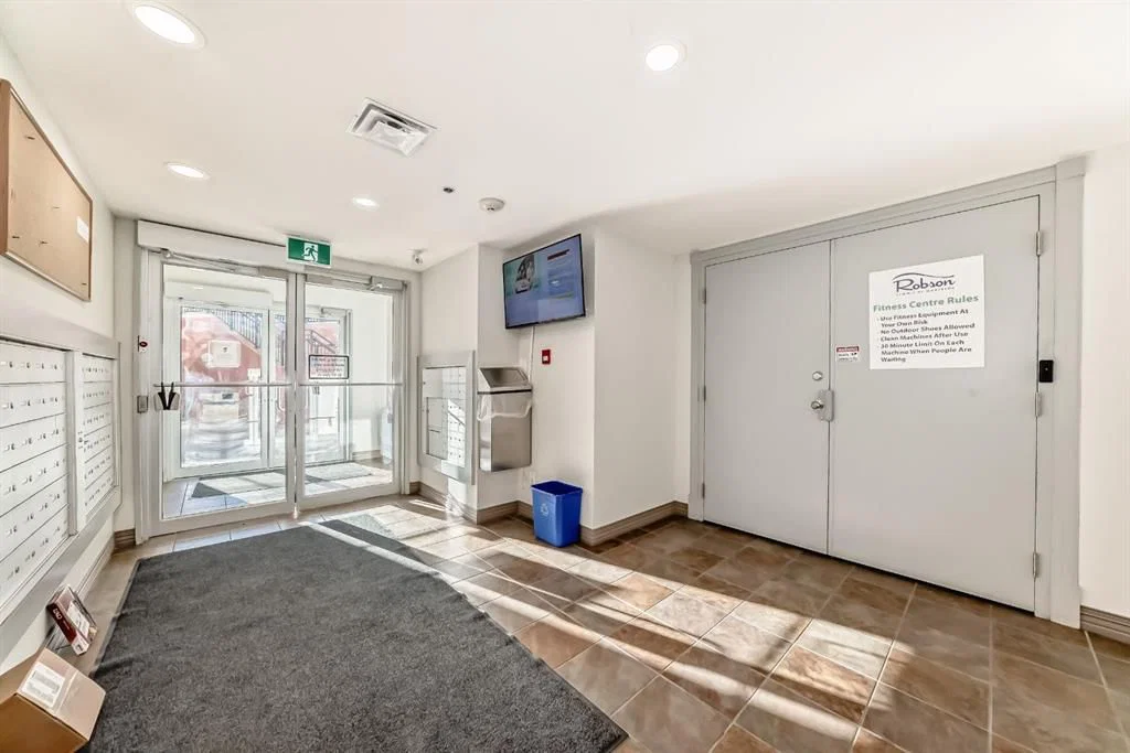 102, 26 Val Gardena View SW, Calgary — photo 3 of 33