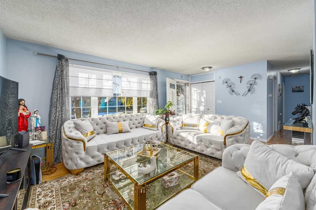 5816 Maddock Drive NE, Calgary — main listing photo