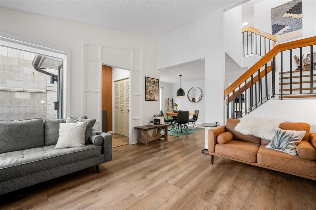 55 Coach Gate Way SW, Calgary — photo 2 of 50