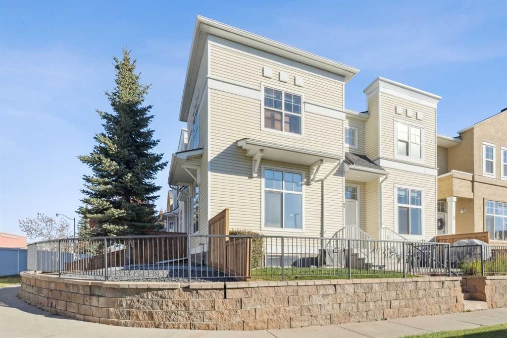 77 Mckenzie Towne Gate SE, Calgary — photo 2 of 50