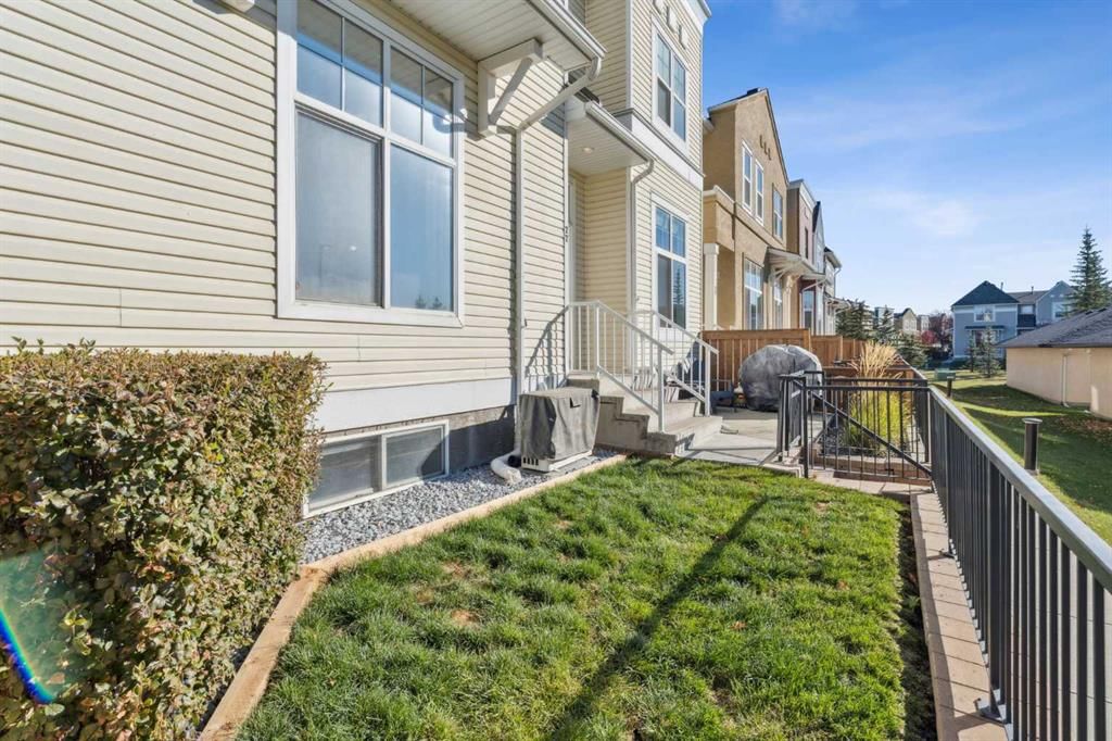 77 Mckenzie Towne Gate SE, Calgary — photo 3 of 50
