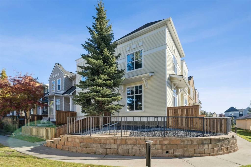 77 Mckenzie Towne Gate SE, Calgary — photo 4 of 50