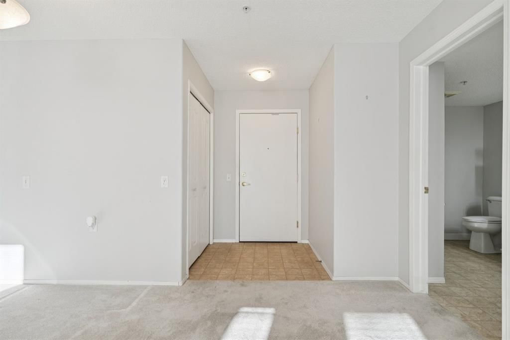112, 5000 Somervale Court SW, Calgary — photo 4 of 25