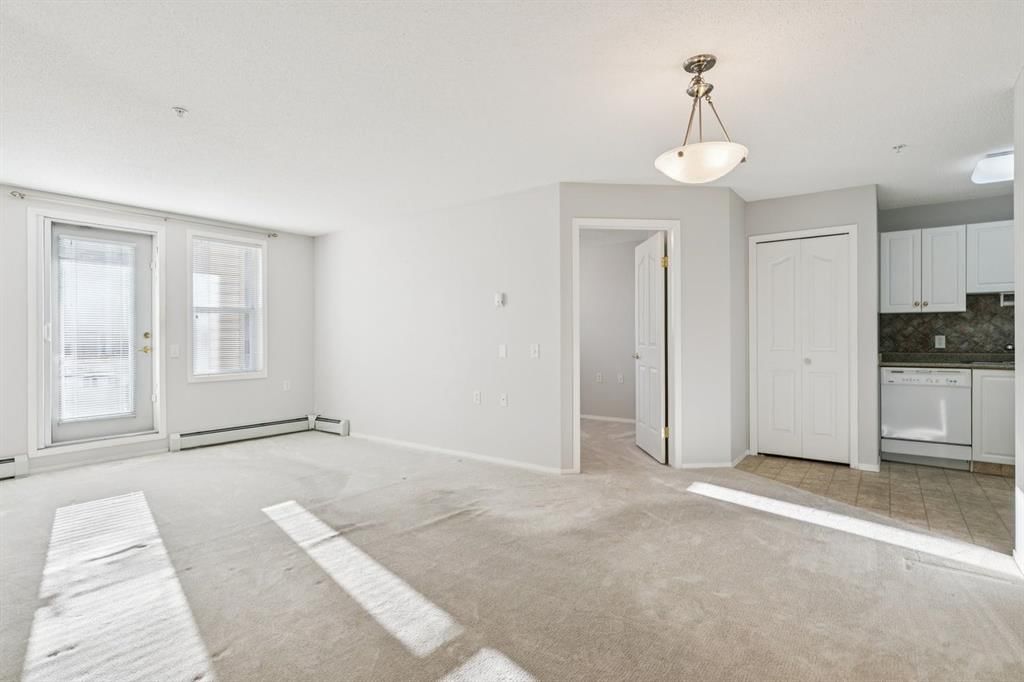 112, 5000 Somervale Court SW, Calgary — photo 5 of 25