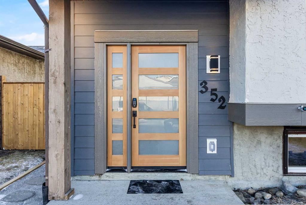 352 Abinger Crescent NE, Calgary — photo 4 of 40