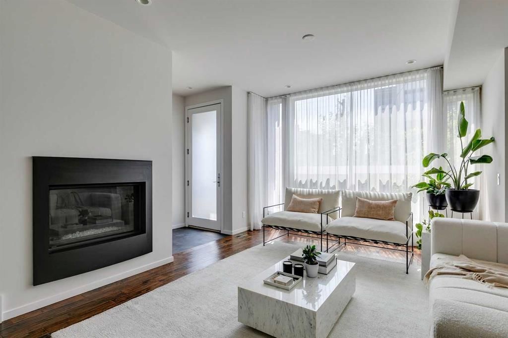 1710 35 Avenue SW, Calgary — photo 4 of 35