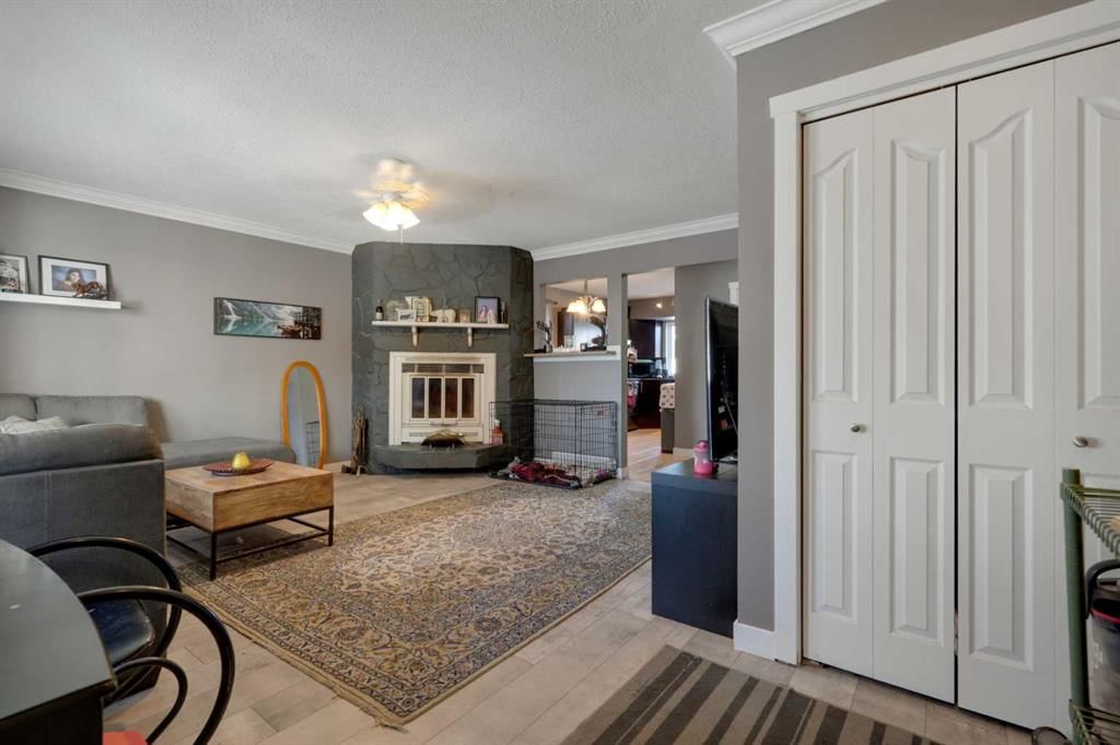 312 Pinegreen Close NE, Calgary — photo 2 of 30