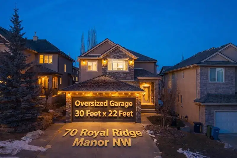 70 Royal Ridge Manor NW, Calgary — main listing photo