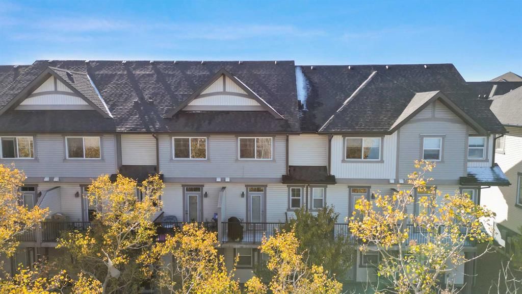 68 New Brighton Point SE, Calgary — main listing photo