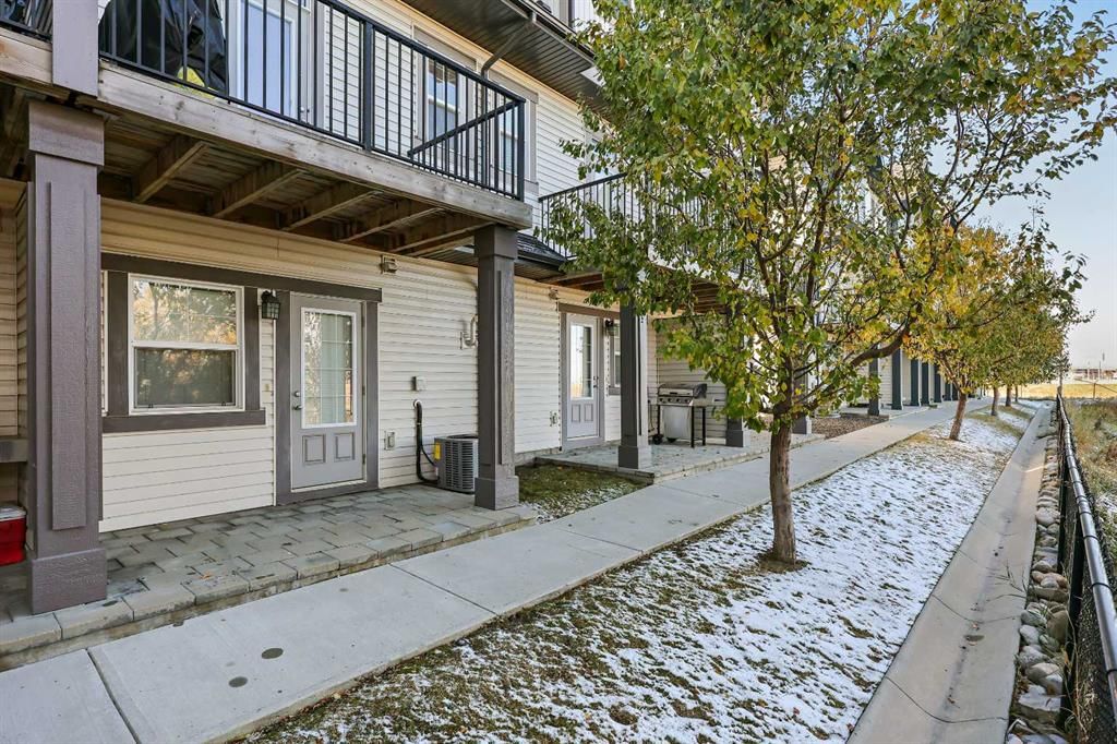 68 New Brighton Point SE, Calgary — photo 4 of 43