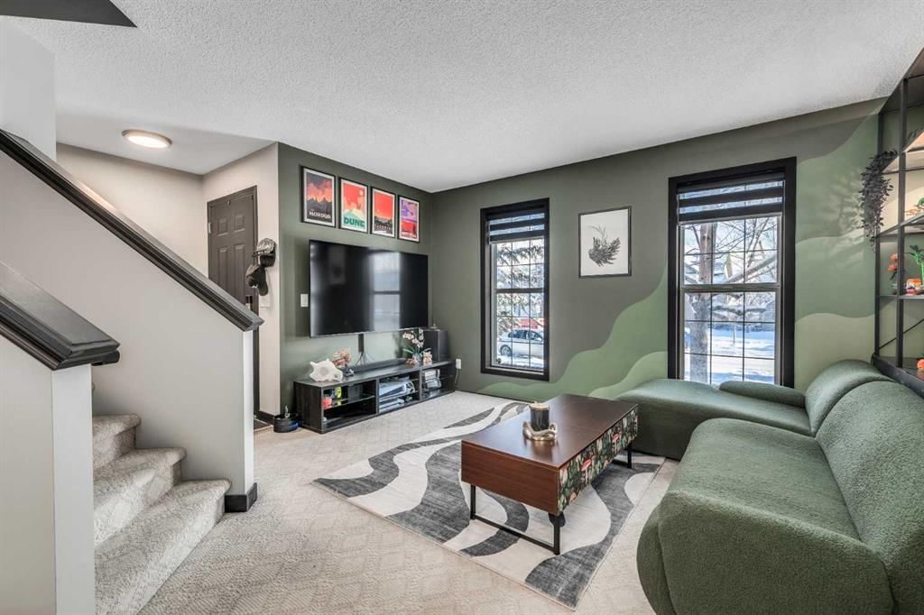 165 Everstone Drive SW, Calgary — photo 4 of 41