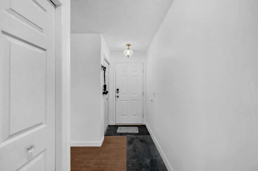 1140 Abbeydale Drive NE, Calgary — photo 5 of 39