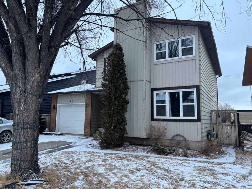 40 Bernard Way NW, Calgary — photo 3 of 19