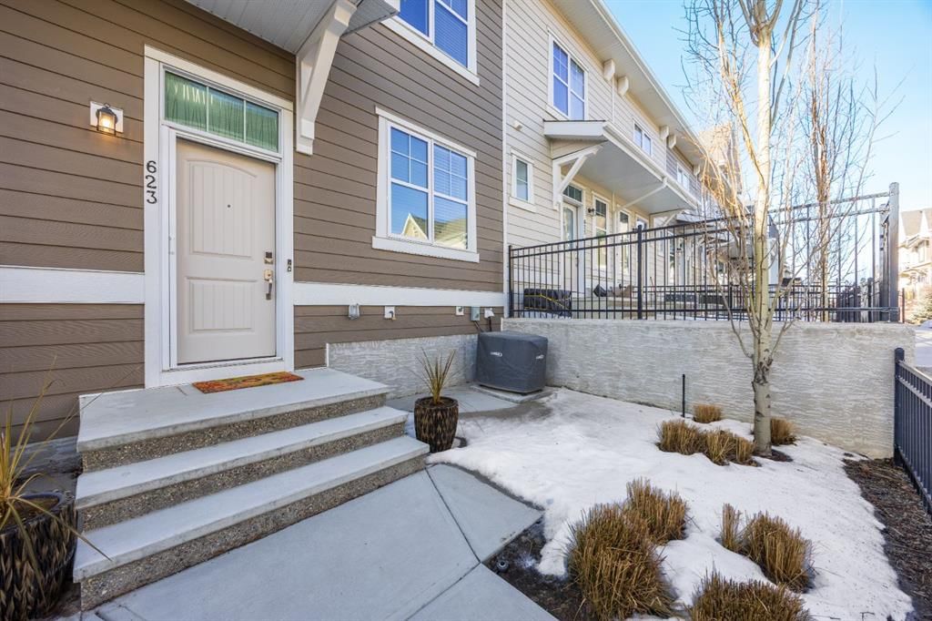 623 Cranbrook Walk SE, Calgary — photo 2 of 50