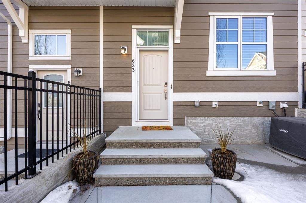 623 Cranbrook Walk SE, Calgary — photo 3 of 50